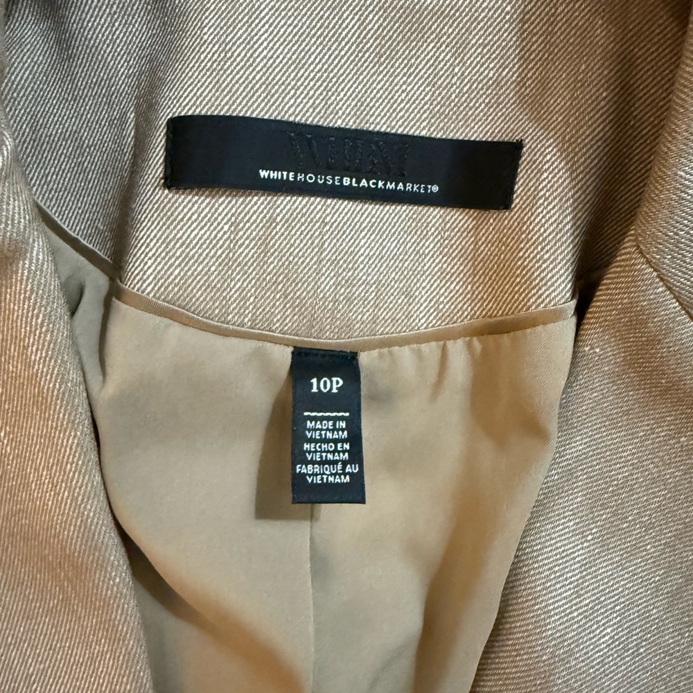 White House Black Market 10P Tan Blazer. Patch pockets excellent condition. - Picture 2 of 14
